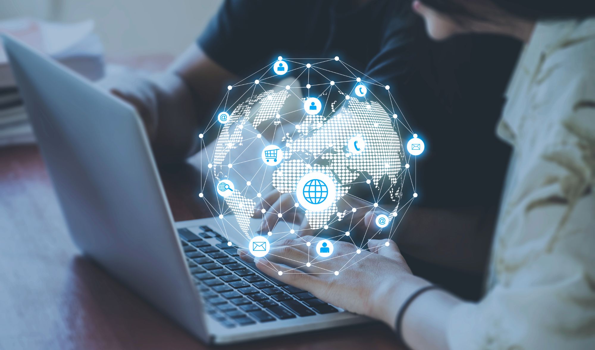 Seu estoque online não bate com o físico? Entenda como um ERP Omnichannel 360° integra PDV, e-commerce e CRM para você parar de perder vendas hoje mesmo.
