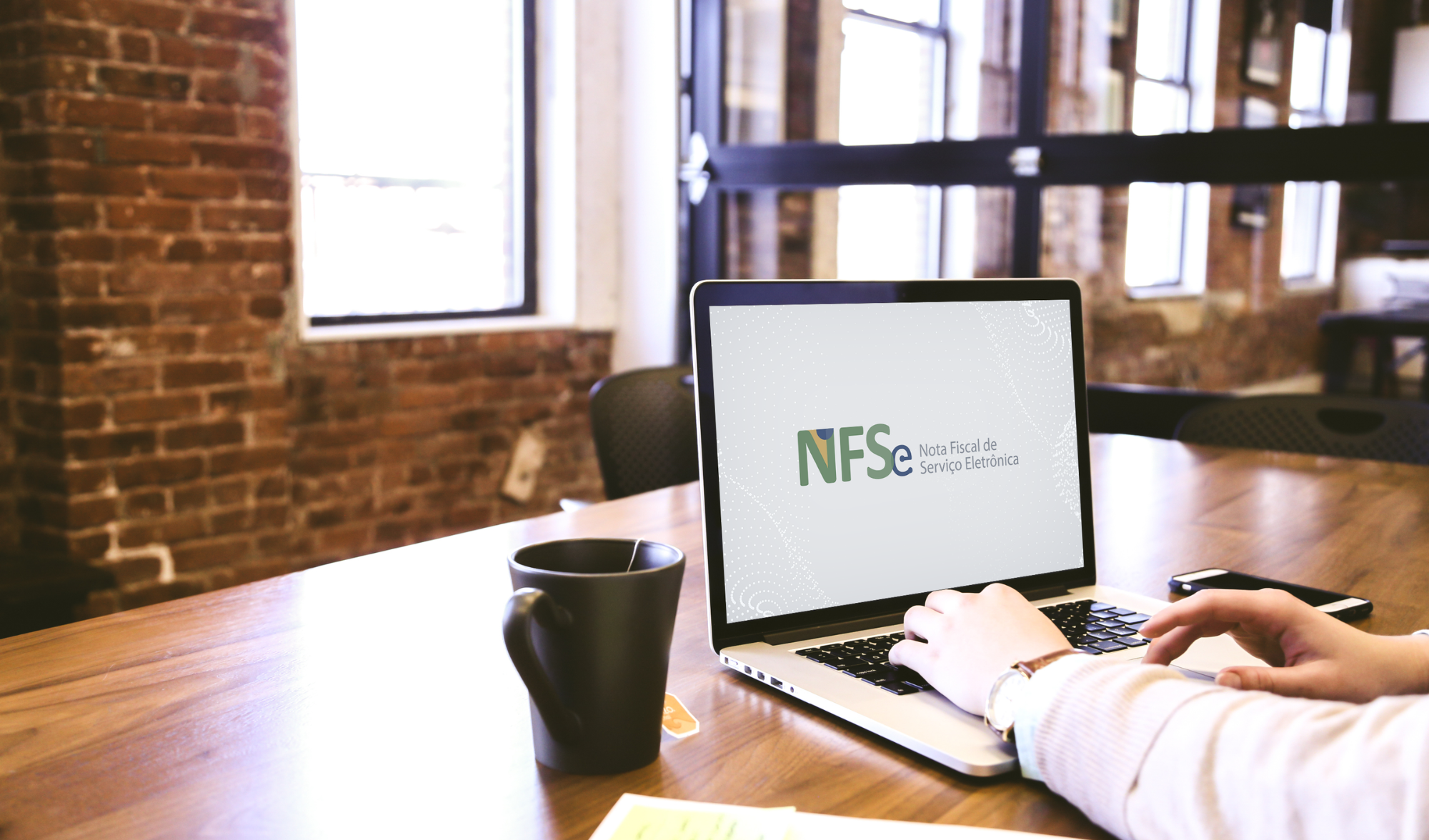 Entenda como a Reforma Tributária impacta a emissão de NF-e e como preparar sua empresa. Saiba tudo agora.