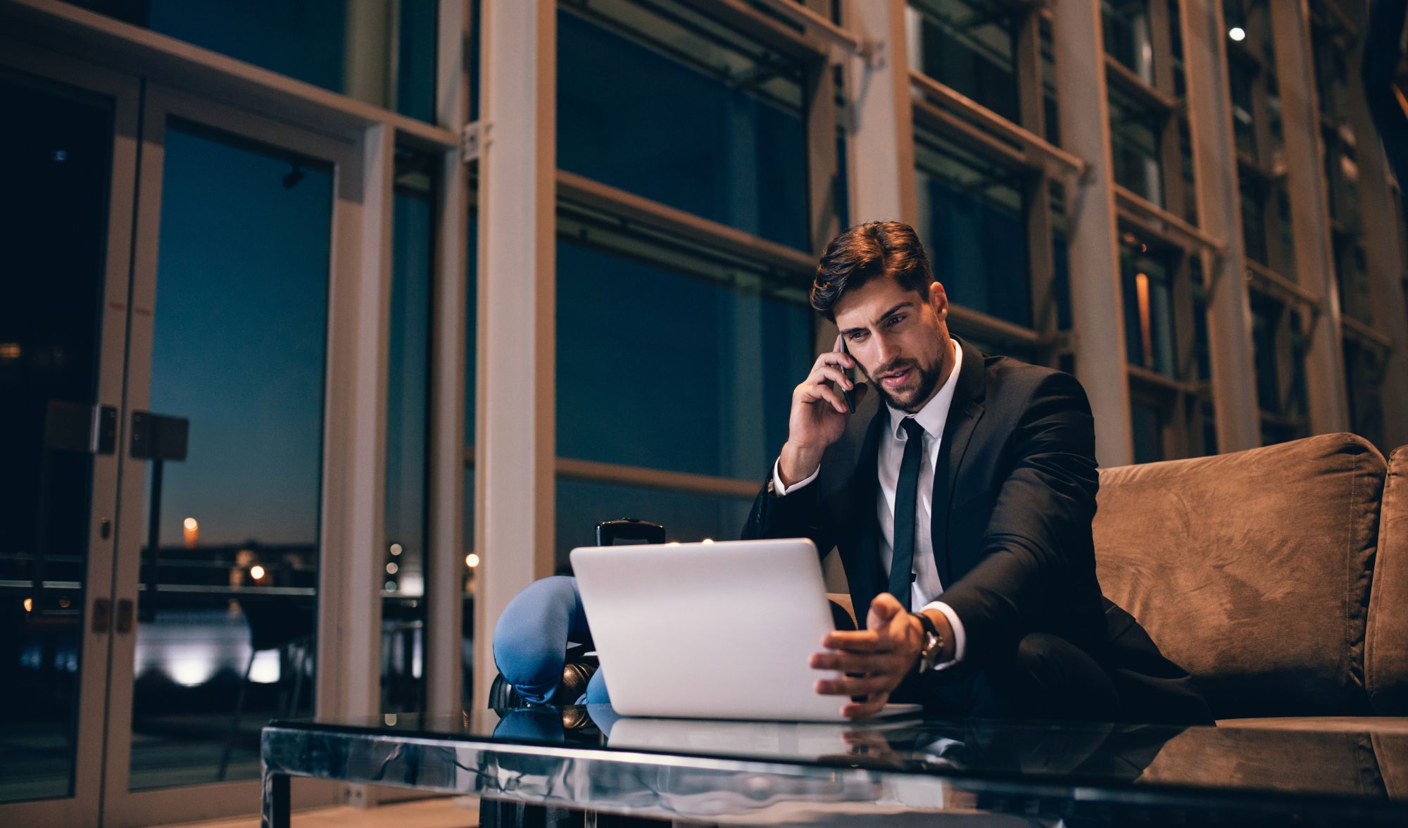 Descubra as diferenças entre Acesso Remoto e Área de Trabalho Remota e veja como as soluções TSplus transformam softwares locais em SaaS com segurança e eficiência.